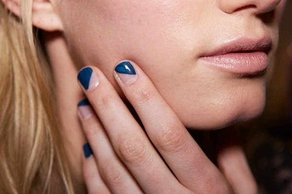 blue diagonal nail design 