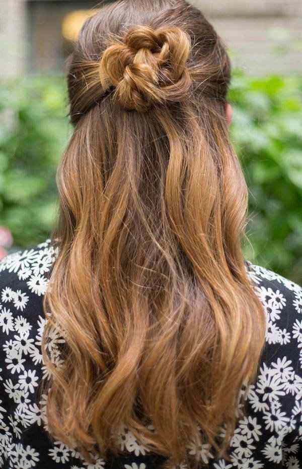 27 Cute and Easy Hairstyles with Pictures  Beautified Designs
