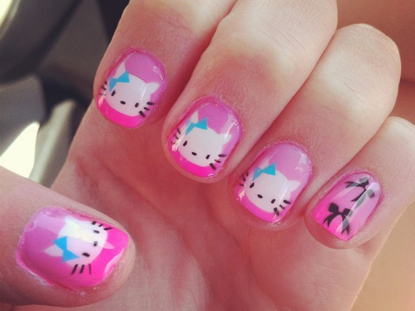 Hello Kitty Nail Design