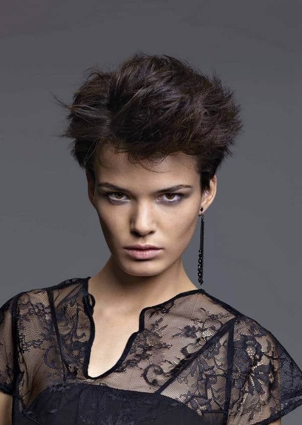 Short Hairstyles For Round Faces