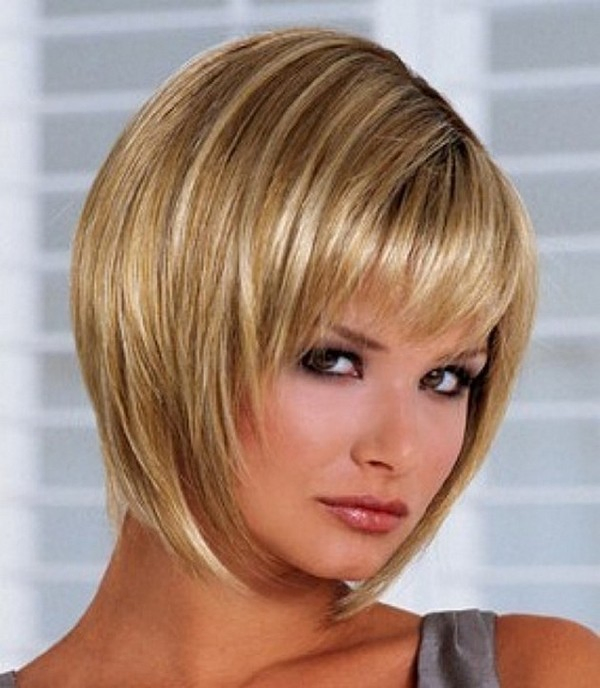 Short Straight Hairstyles For Round Faces