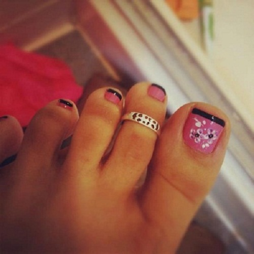 Black and Pink Flower Toe Nail Designs
