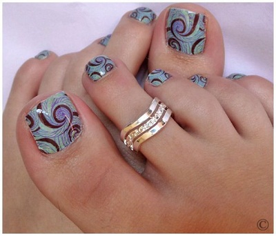 Blue Swirls Toe Nail Designs