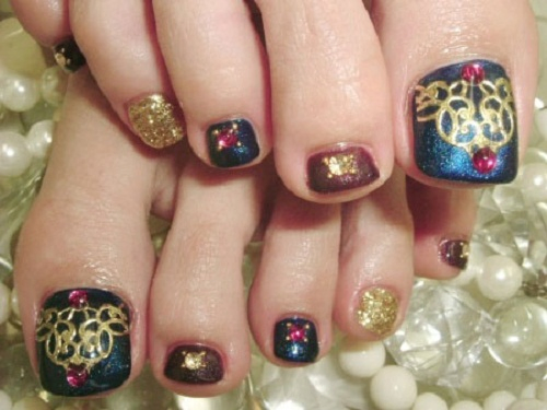 Cute Royalty Toe Nail Designs