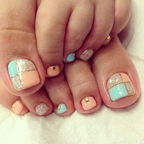 Shells and Gems Toe Nail designs