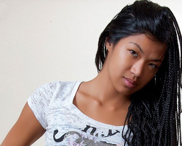Style de cheveux Micro Tresses