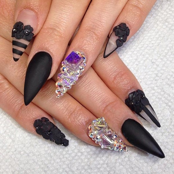 Pointed Nails Trend