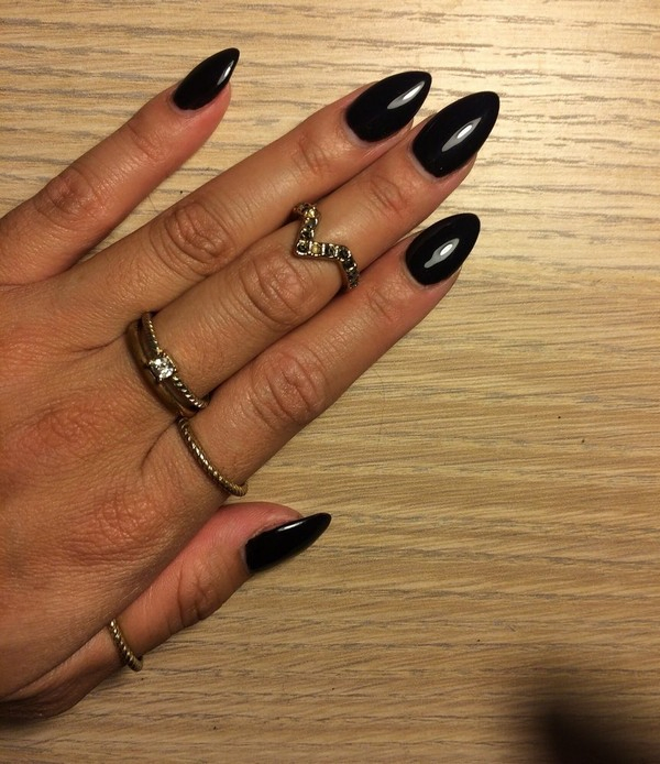 Almond Shaped Nails Matte