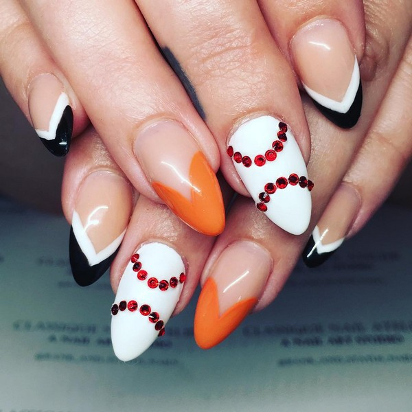 Round Shaped Nails