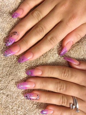 nails almond