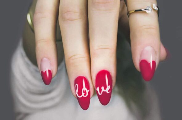 almond shaped nails