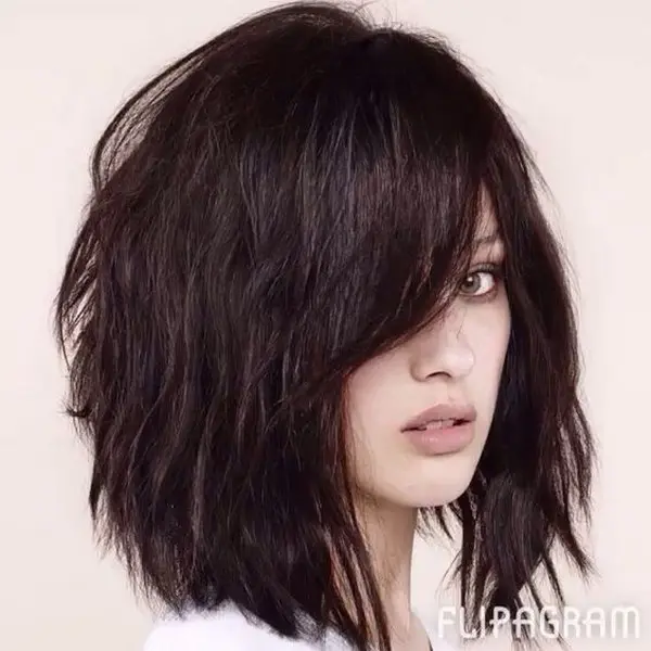 Medium Hairstyles for Round Faces Disheveled bob