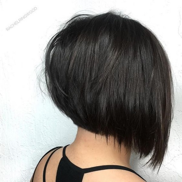 Short Hairstyles for Round Faces 2022