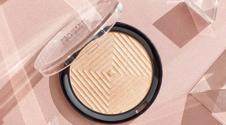 makeup kit essentials highlighter compact