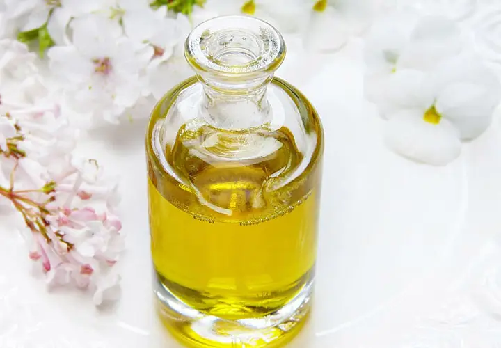 store homemade amla oil in glass jar