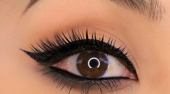 winged eyeliner styles