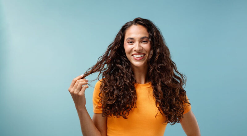How To Find An Exclusive Shampoo For Wavy Hair That Works With Your Texture Not Against It